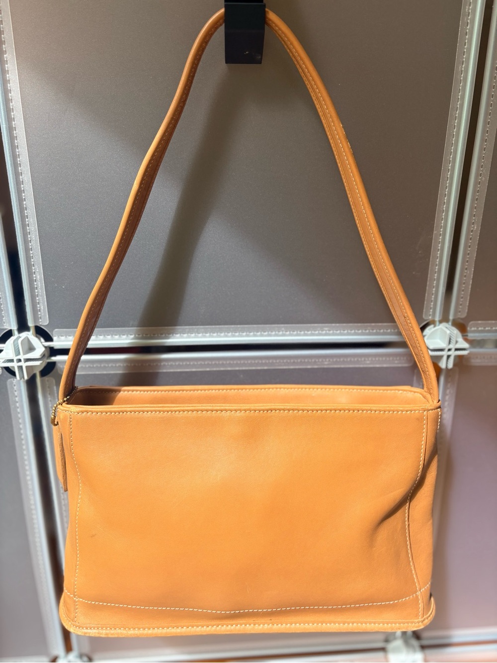 Coach Vintage Tan Glove-Tanned Leather Shoulder Bag | Classic Minimalist
